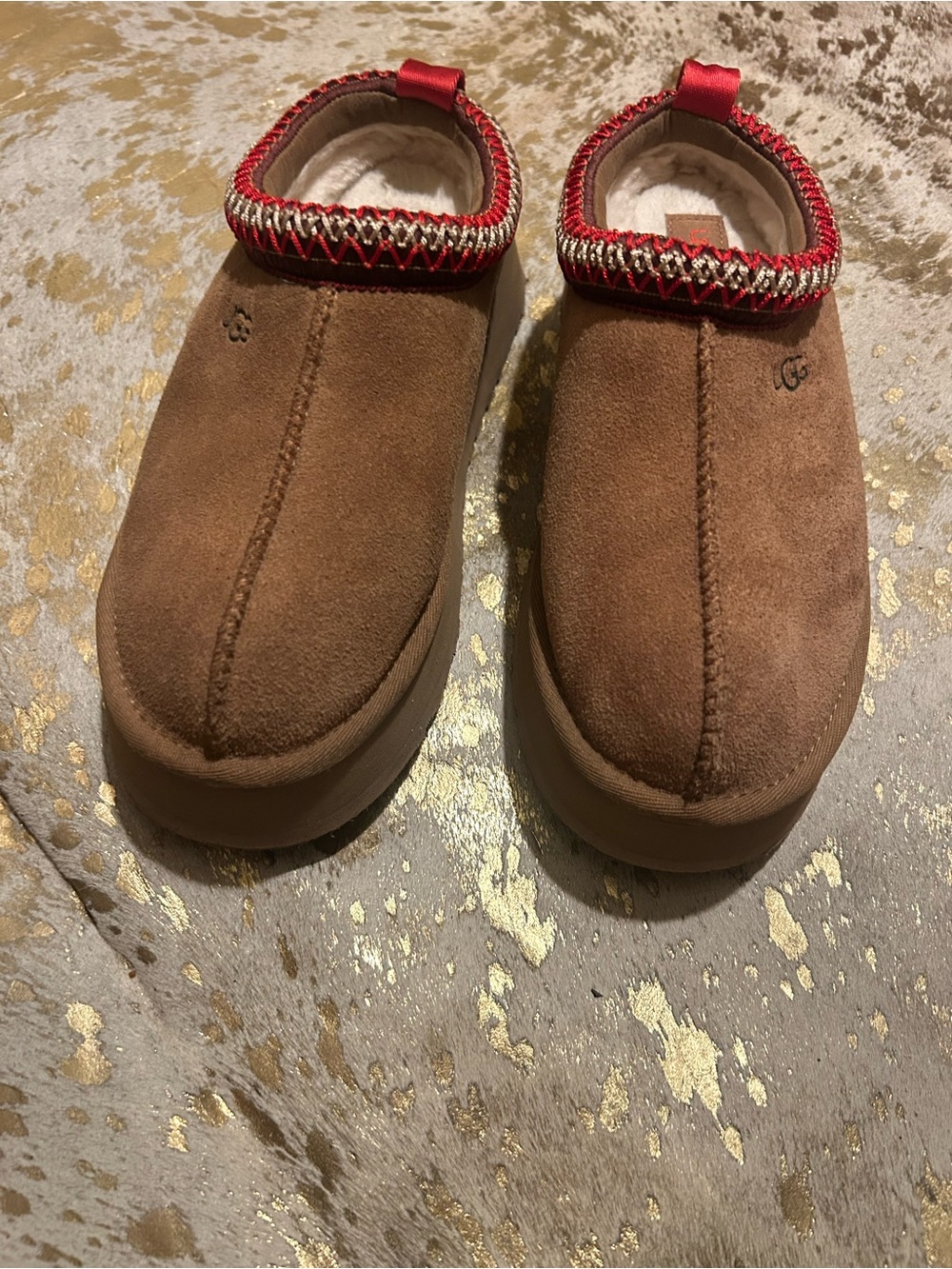 Tazz ll platform UGG Brown Suede Slip-On Slippers with Red Accent